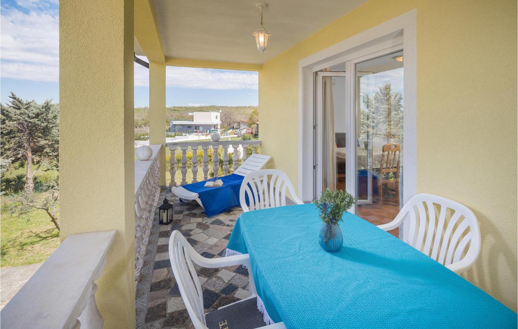 1 Bedroom Beautiful Apartment In Poreč Zewnętrze zdjęcie