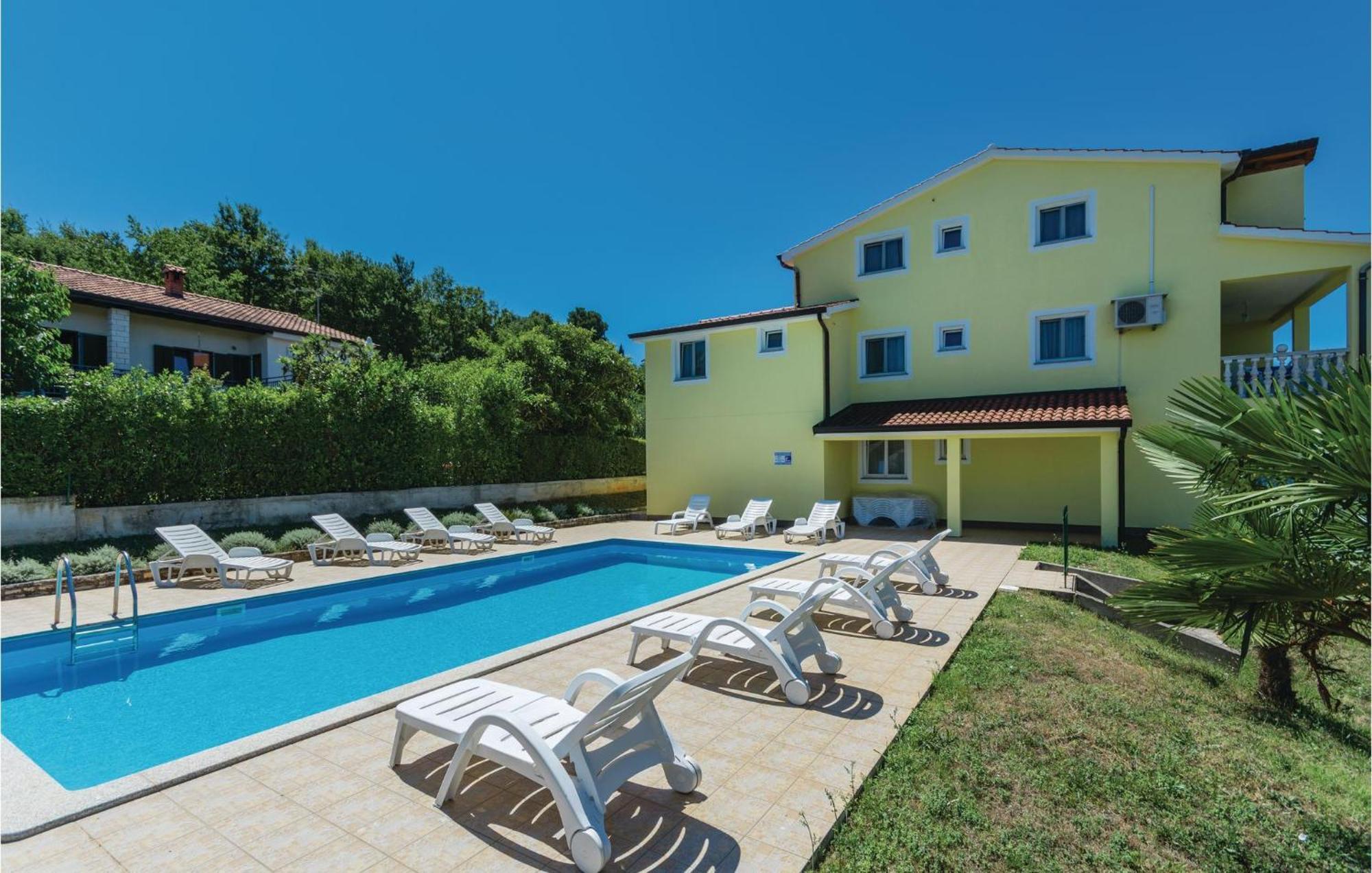 1 Bedroom Beautiful Apartment In Poreč Zewnętrze zdjęcie