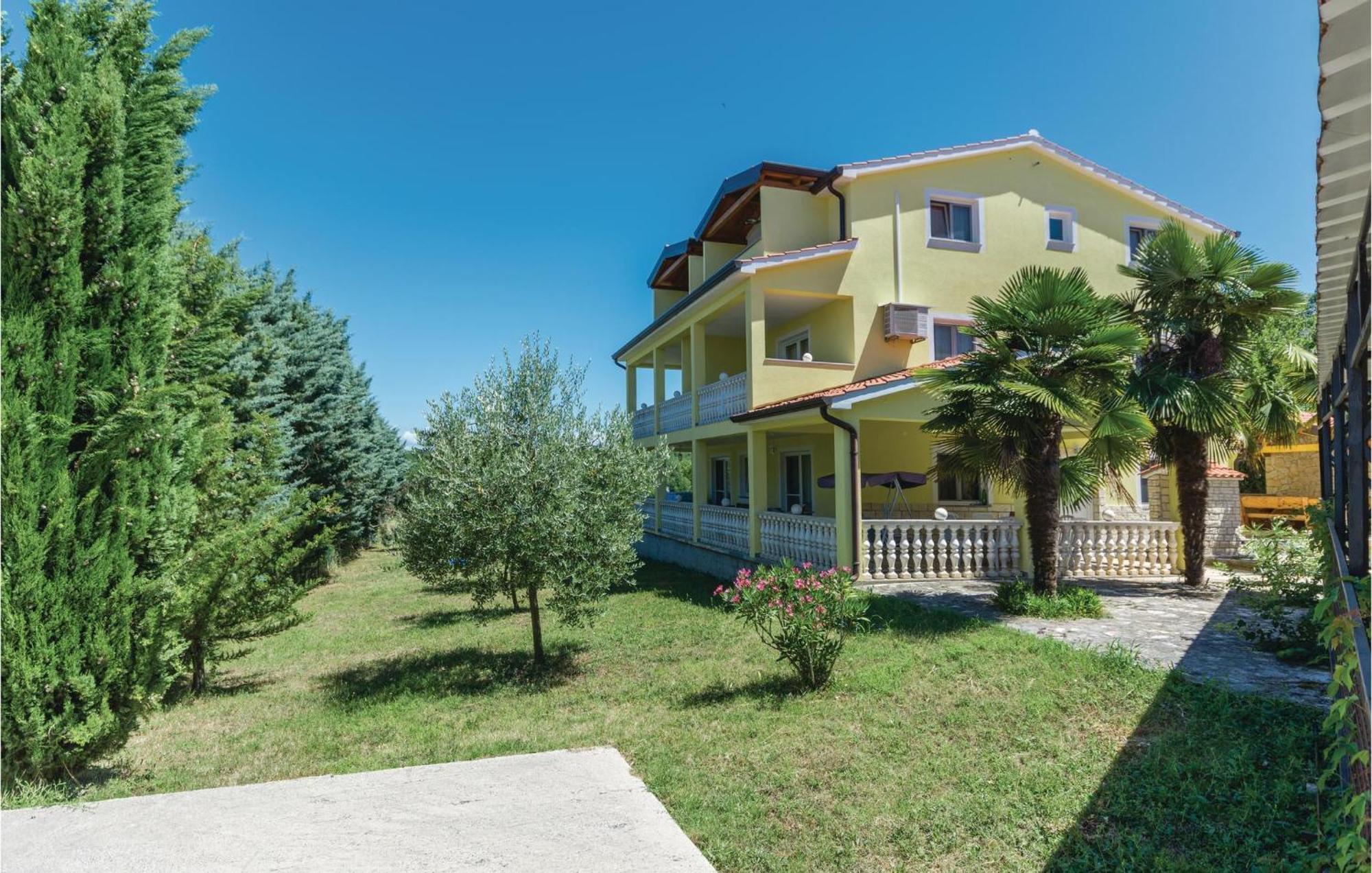 1 Bedroom Beautiful Apartment In Poreč Zewnętrze zdjęcie